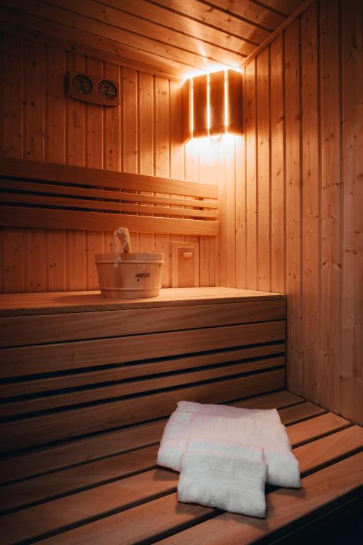 Luxury Oasis, Sauna, AC and Free Parking - 20