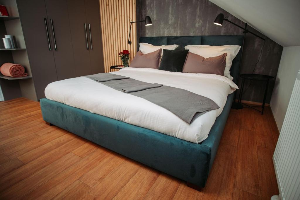 Luxury Oasis, Sauna, AC and Free Parking - 2
